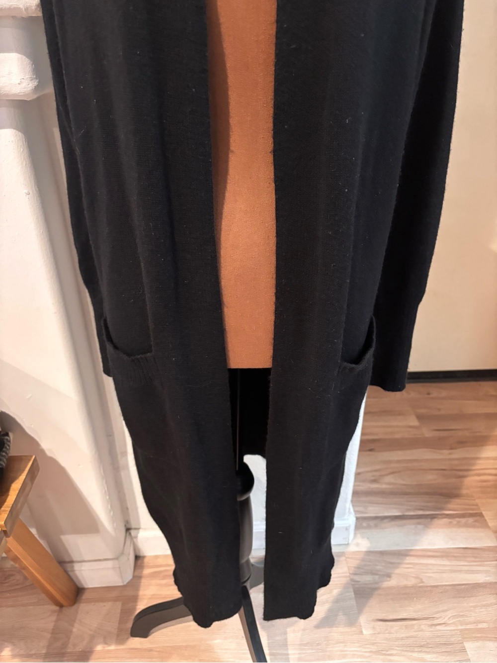ATHLETA Alpine Spirit Wrap SZ S Black Sweater Cardigan Good Condition Great Find - Picture 6 of 13